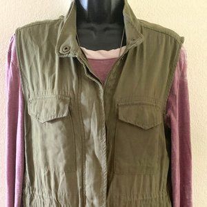 GAP Utility VEST Cool Olive GREEN Womens SMALL Full Zip snaps Pockets LYOCELL